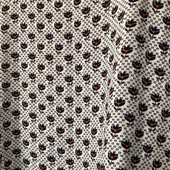 NWT LOFT Women’s Graphic Floral Print Square Neckline Blouses 2-Pack Bundle - Picture 4 of 10